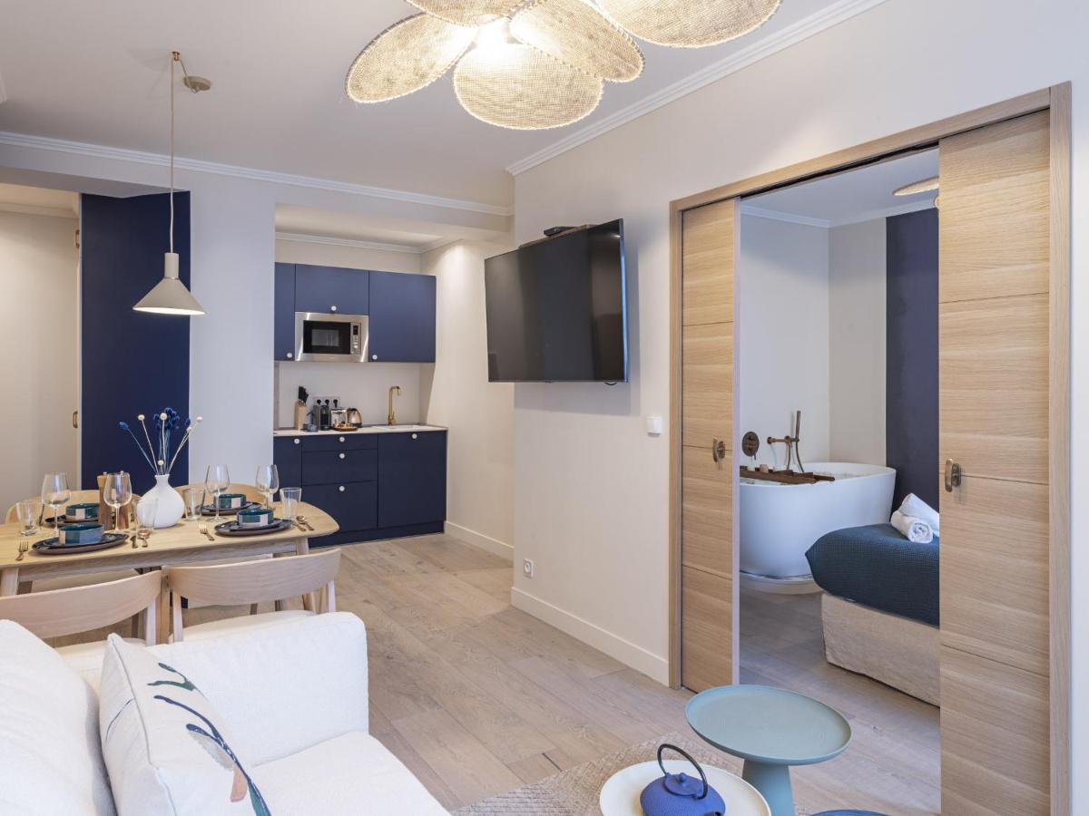 The Blue Suite On Champs Elysees Avenue باريس المظهر الخارجي الصورة