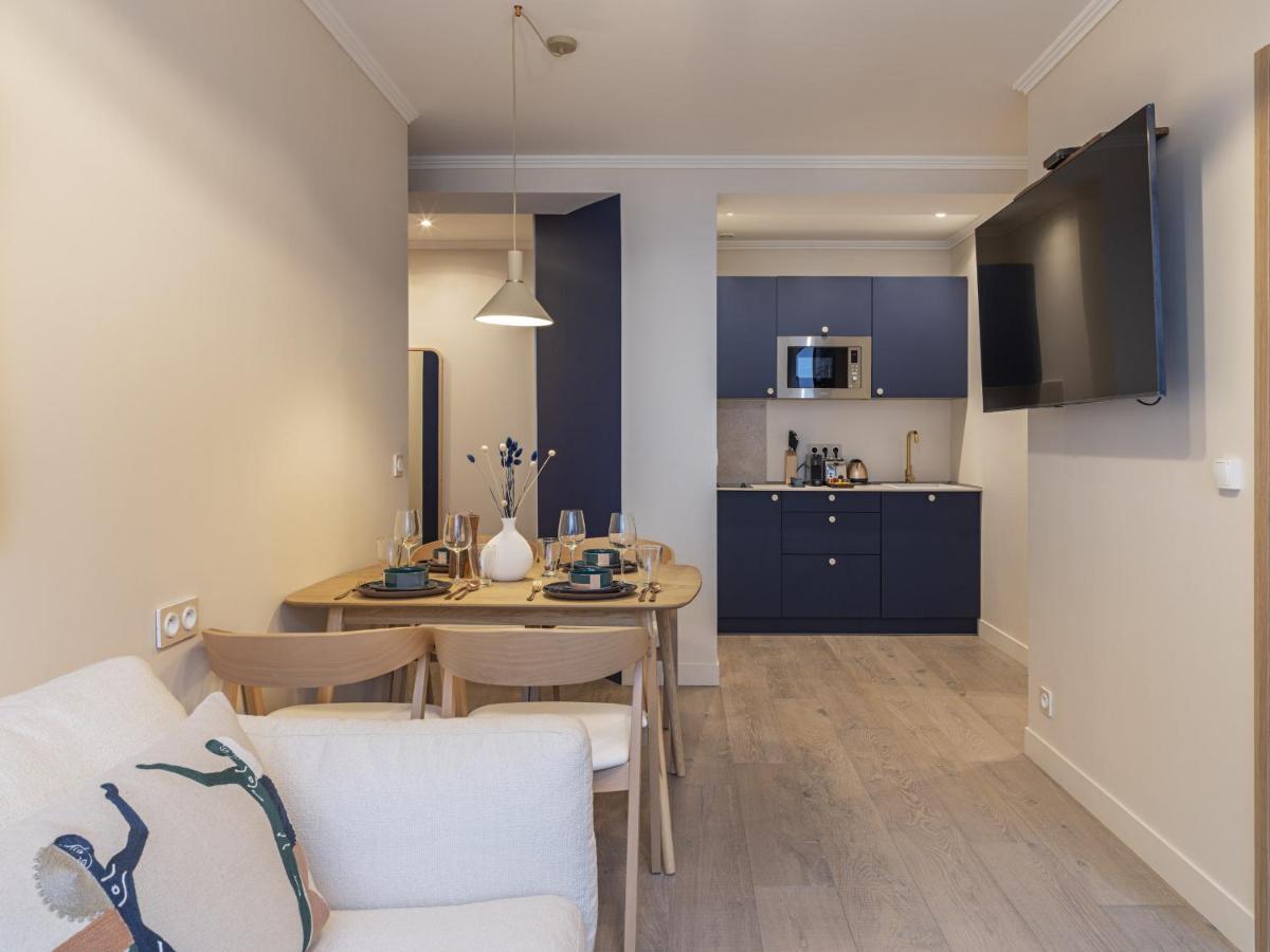 The Blue Suite On Champs Elysees Avenue باريس المظهر الخارجي الصورة
