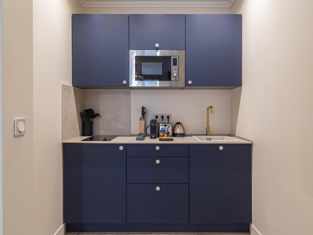 The Blue Suite On Champs Elysees Avenue باريس المظهر الخارجي الصورة