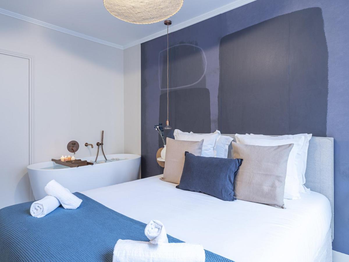 The Blue Suite On Champs Elysees Avenue باريس المظهر الخارجي الصورة