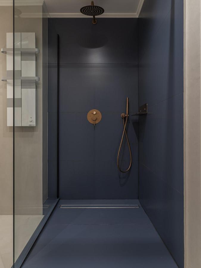 The Blue Suite On Champs Elysees Avenue باريس المظهر الخارجي الصورة