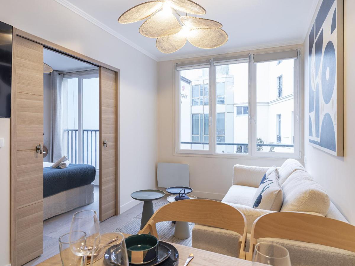 The Blue Suite On Champs Elysees Avenue باريس المظهر الخارجي الصورة