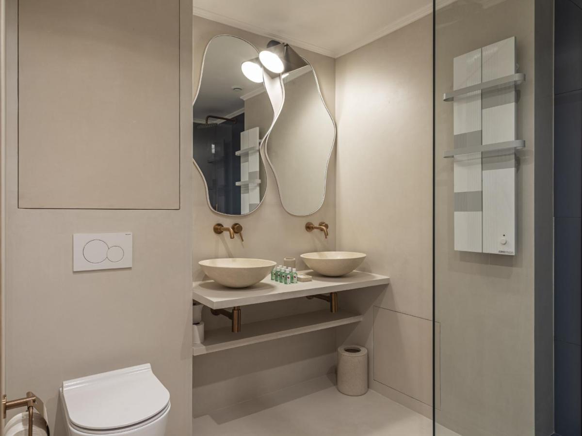 The Blue Suite On Champs Elysees Avenue باريس المظهر الخارجي الصورة